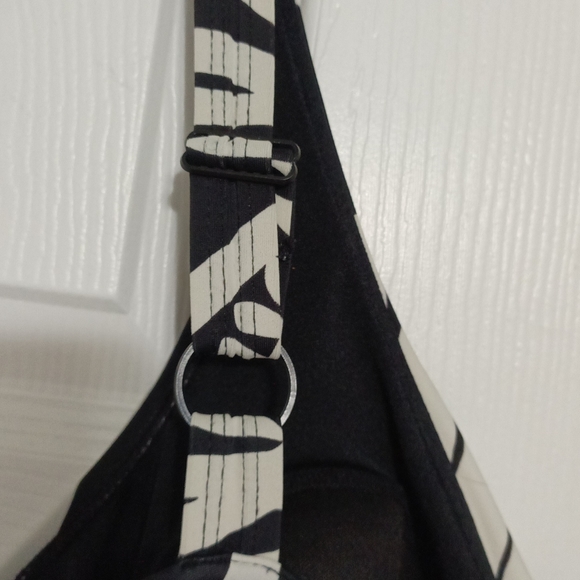 Women's Tropical Escape Black/White/Red Swimsuit Dress Size 12 - Picture 6 of 7